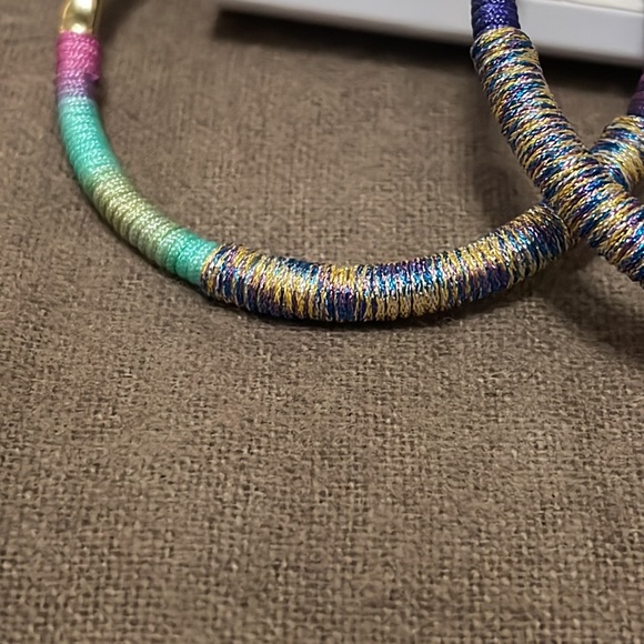 Kendra Scott Masie Hoop Earrings - Picture 2 of 4